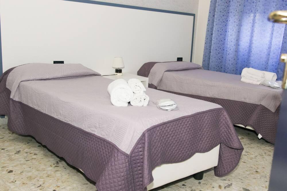 Alex & Lorenz Hotel ตอร์วายานีกา ห้อง รูปภาพ