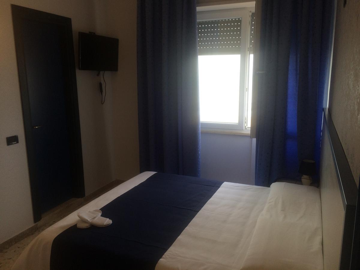 Alex & Lorenz Hotel ตอร์วายานีกา ภายนอก รูปภาพ