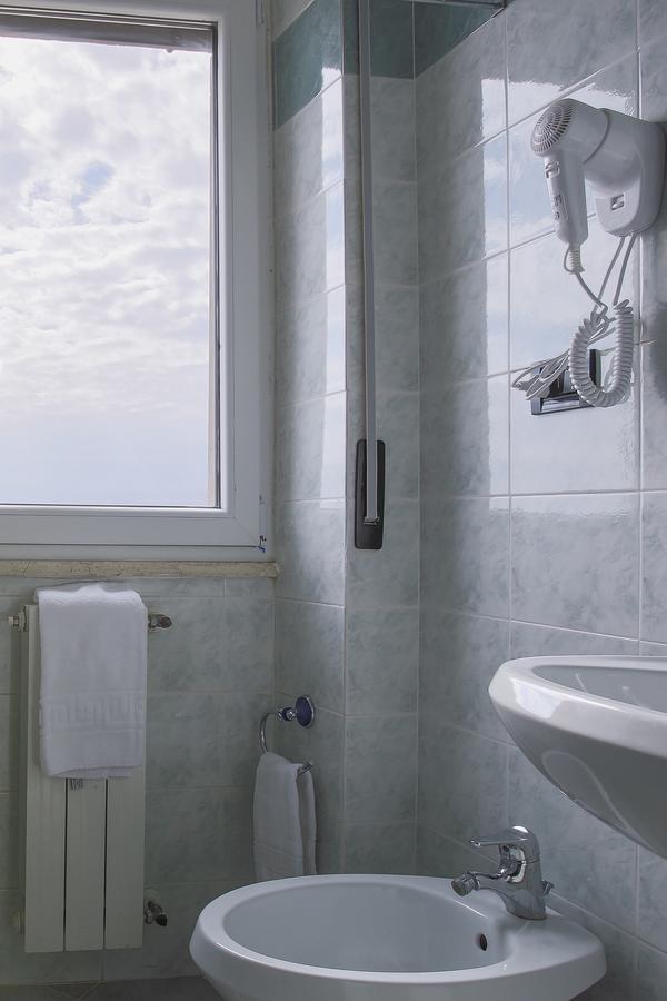 Alex & Lorenz Hotel ตอร์วายานีกา ห้อง รูปภาพ