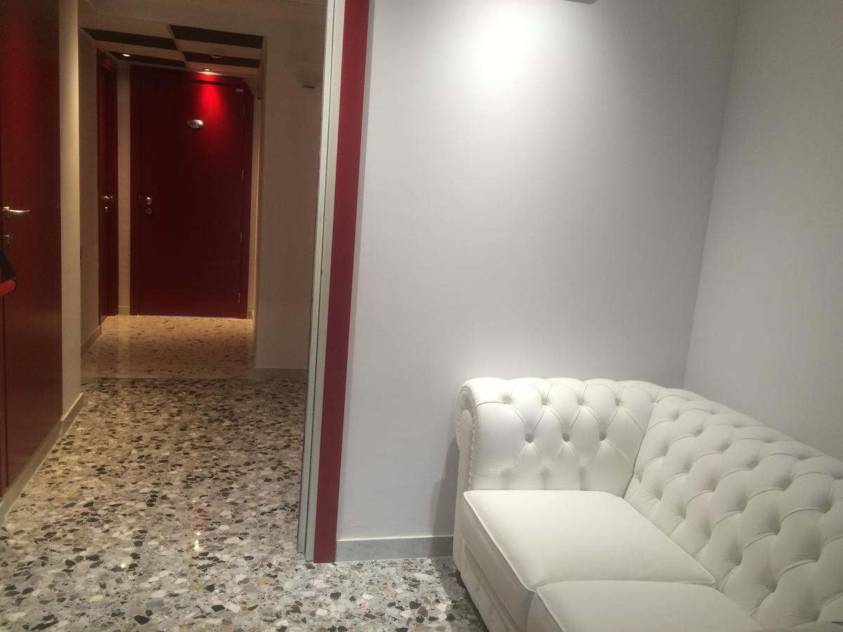Alex & Lorenz Hotel ตอร์วายานีกา ภายนอก รูปภาพ