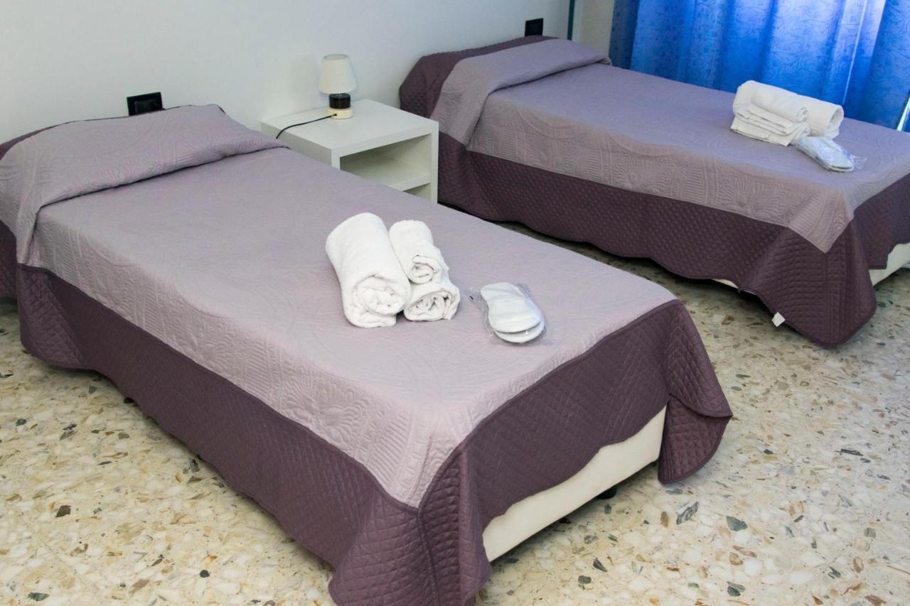 Alex & Lorenz Hotel ตอร์วายานีกา ภายนอก รูปภาพ